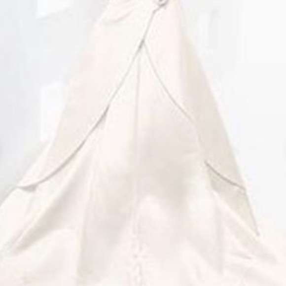 St Tropez wedding gown - Picture 3 of 8